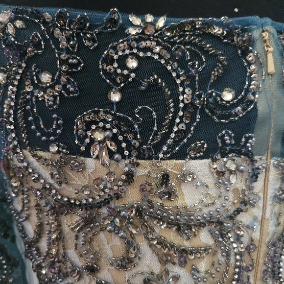 Mac Duggal Beaded Embroidered Metallic Lace Boatneck Cocktail Dress - Picture 12 of 15